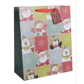 Ajándéktasak színes karácsonyi mintákkal - 26 x 32 cm kép