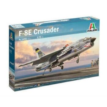 Italeri: F-8E Crusader vadászrepülőgép makett, 1:72 kép