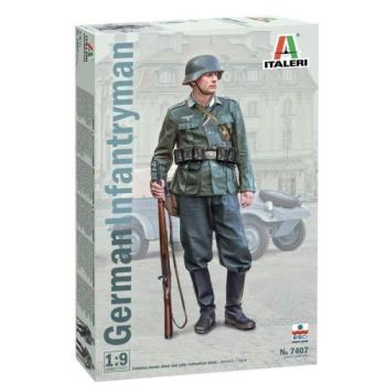 Italeri: Német gyalogsági katona makett, 1:9 kép