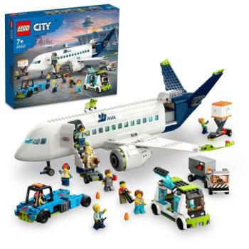 LEGO® City: Utasszállító repülőgép 60367 kép