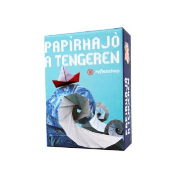 Papírhajó a tengeren kép