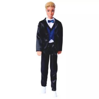 Steffi Love: Kevin baba öltönyben kép