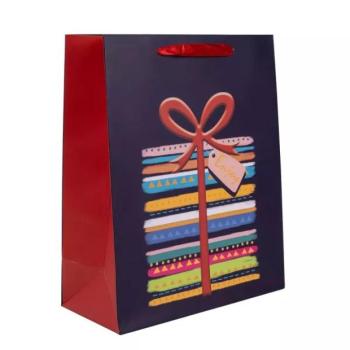 Ajándékcsomag mintás ajándéktasak - 18 x 23 cm kép