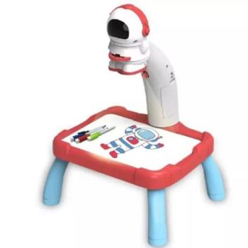 Rajzasztal asztronauta formájú projektorral kép