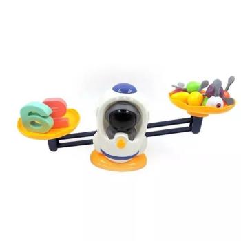 Űrhajó formájú tanulómérleg kép