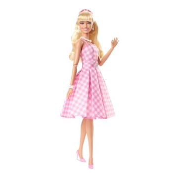 Barbie, a film: Barbie baba kockás ruhában kép