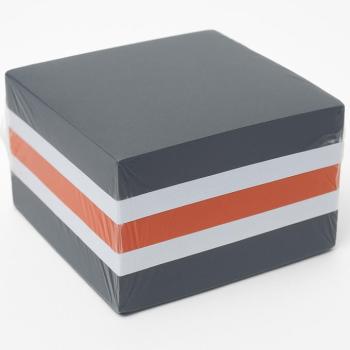 Jegyzettömb fekete-fehér-narancssárga színben 8,5x8,5x4cm kép